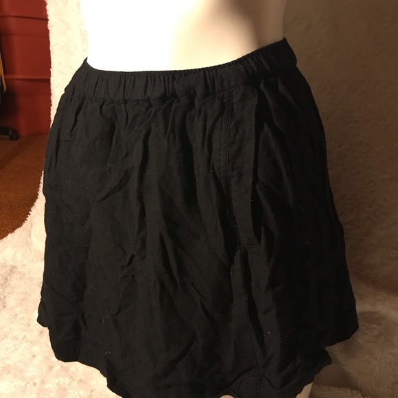 Black skirt - Picture 2 of 2